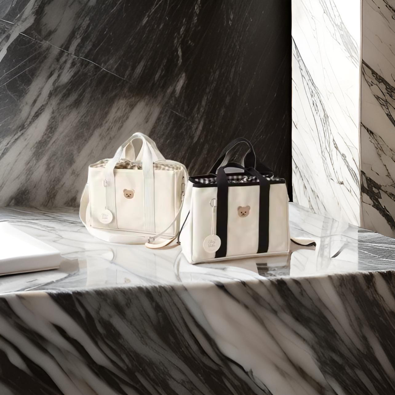 MiniBear Tote - den elegante og praktiske stellevesken for stilige mødre!