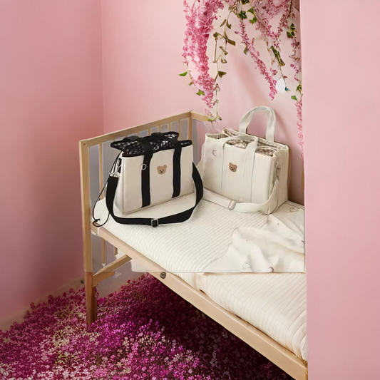 MiniBear Tote - den elegante og praktiske stellevesken for stilige mødre!